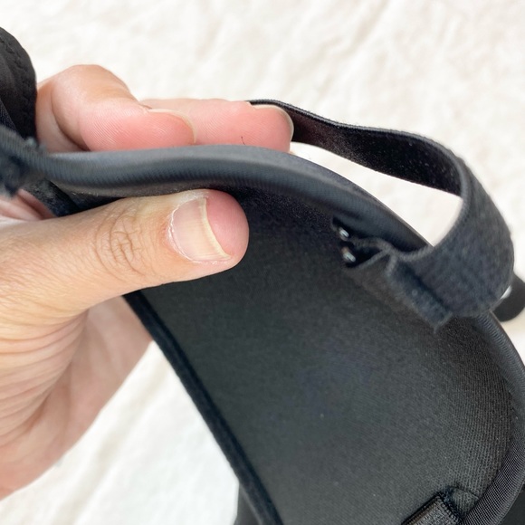 Carisma Black Strapless / Convertible Bra - Picture 9 of 10